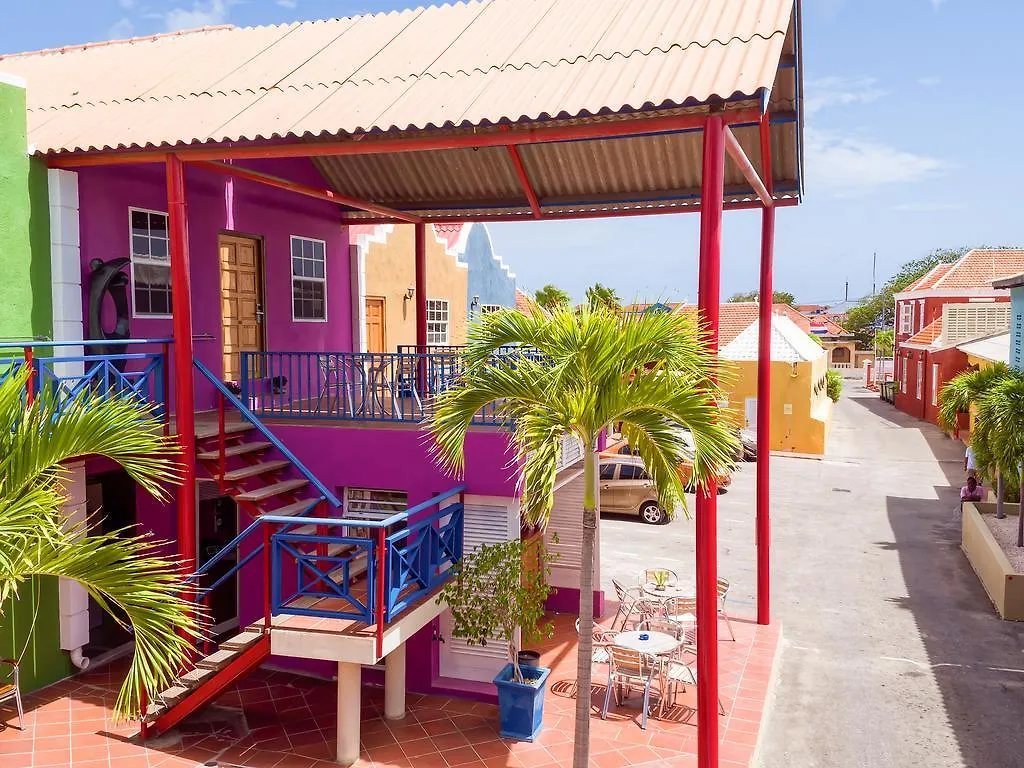The Ritz Hostel Willemstad