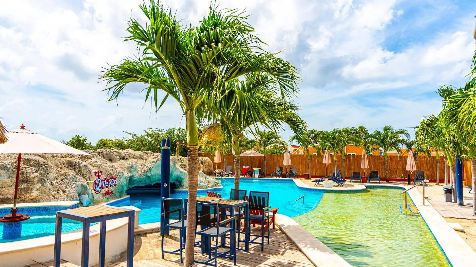 The Ritz Hostel Виллемстад