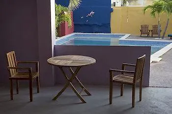 The Ritz Hostel Виллемстад