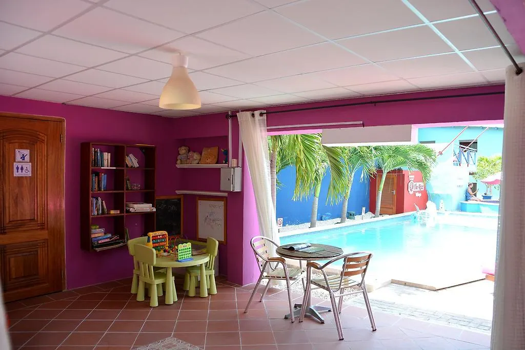 The Ritz Hostel Виллемстад